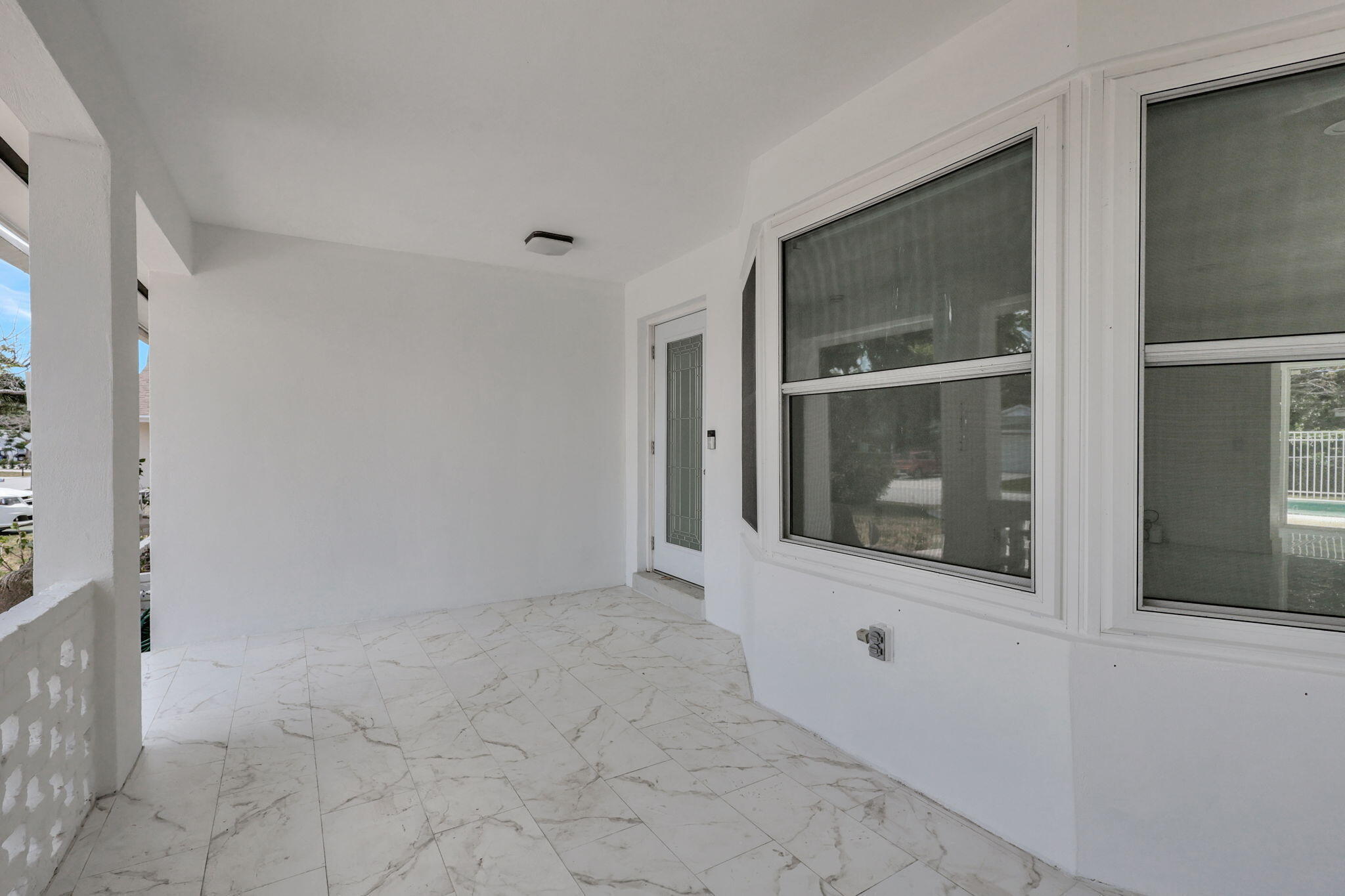 WOODCREST MNR - Residential