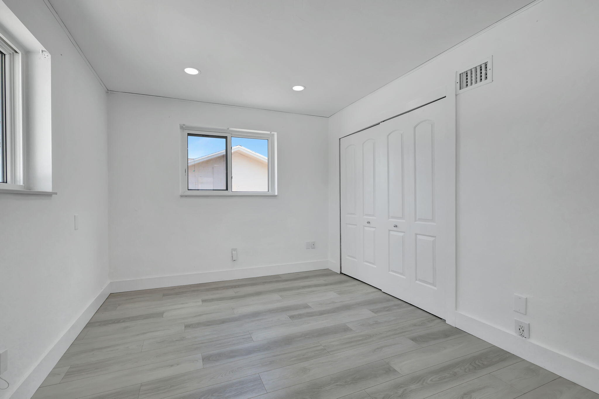 WOODCREST MNR - Residential