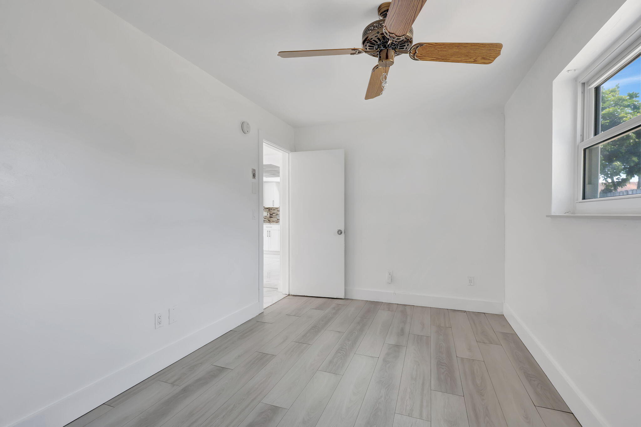 WOODCREST MNR - Residential