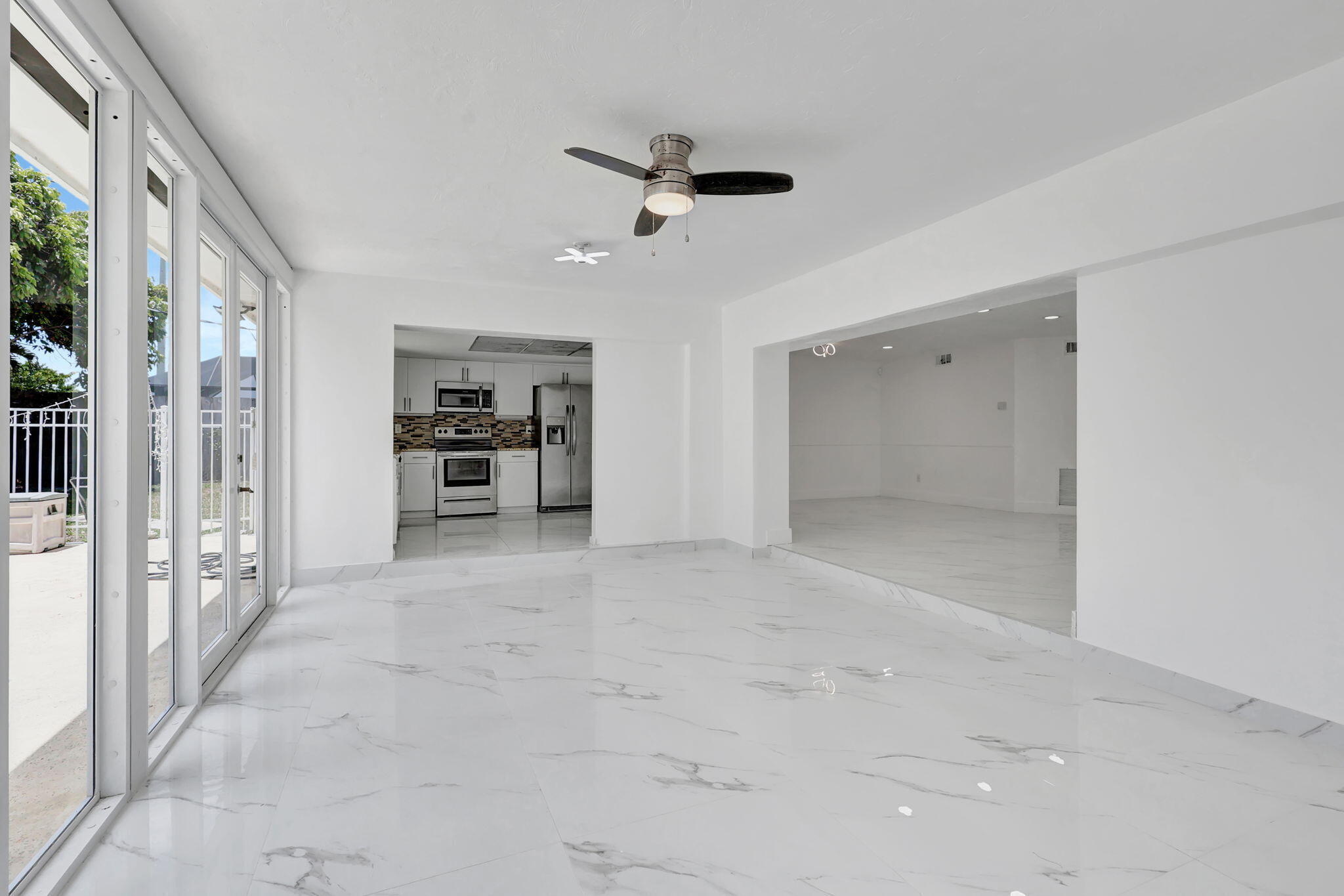 WOODCREST MNR - Residential