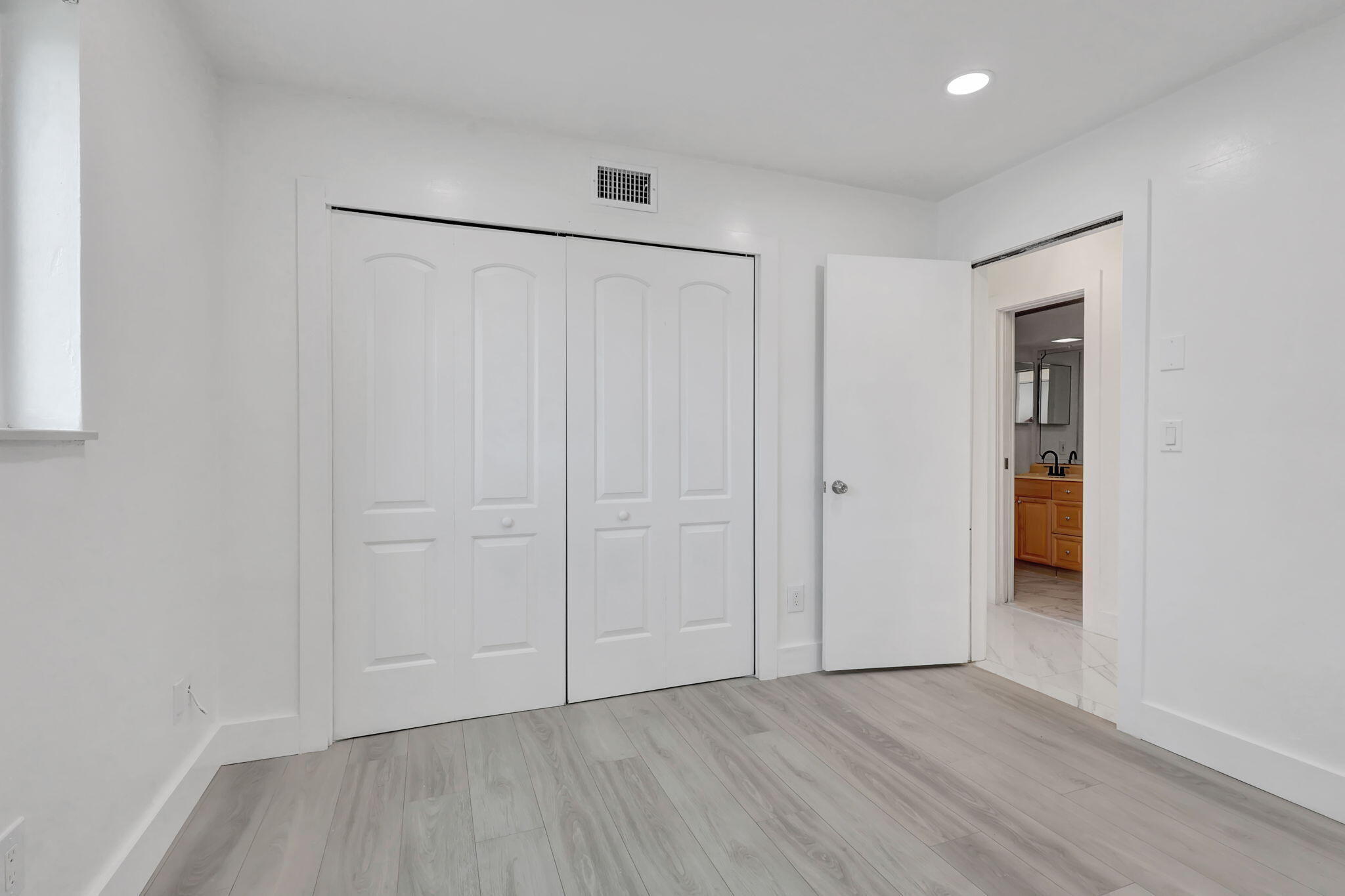 WOODCREST MNR - Residential