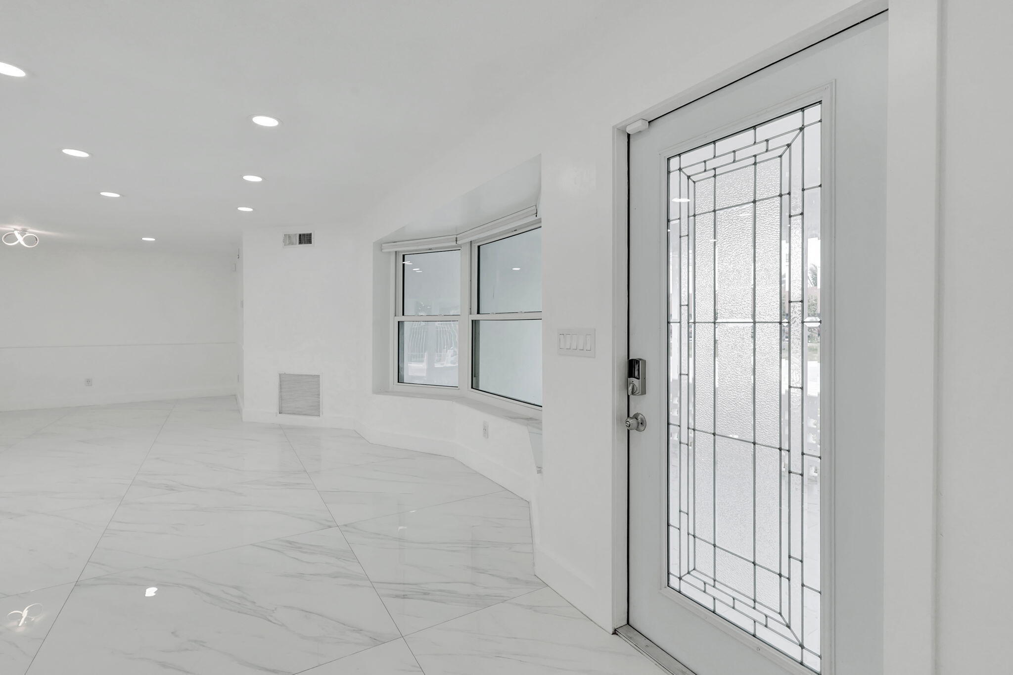 WOODCREST MNR - Residential