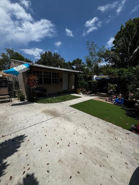 635 48th Street West Palm Beach FL 33407