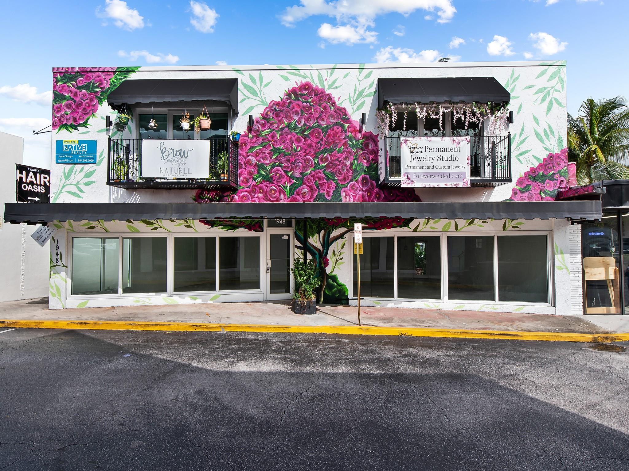 We are excited to announce the availability of a new retail/creative office listing in the Gateway
Shopping District located at 1948 East Sunrise Blvd. This prime location in the heart of Fort Lauderdale
is perfect for businesses looking to establish a presence in a bustling and vibrant neighborhood.
Three spaces are available on the second floor ranging from 250 - 313 SF. Ample free on-site parking
and easy access from major thoroughfares. The building has been recently renovated, with modern
finishes and a flexible floor plan that can accommodate a wide range of business types. The suites feature private access, ample natural light, and overlook a lush tropical courtyard
filled with mature shade trees when you want to spend some time outside.