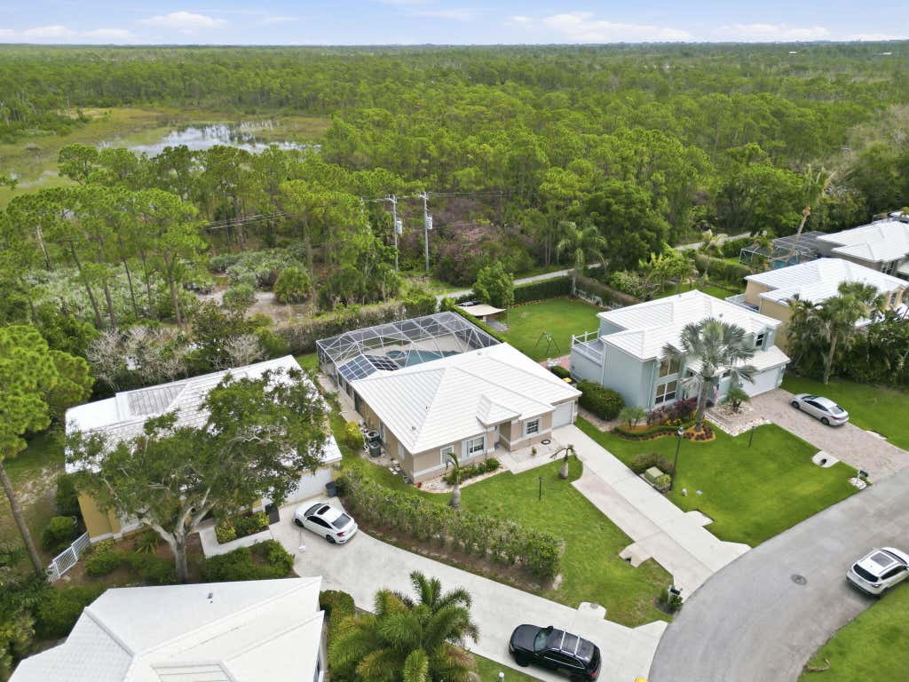 Photo of 9205 SE Woods End Place, Jupiter, FL 33469 (MLS # B26037496)