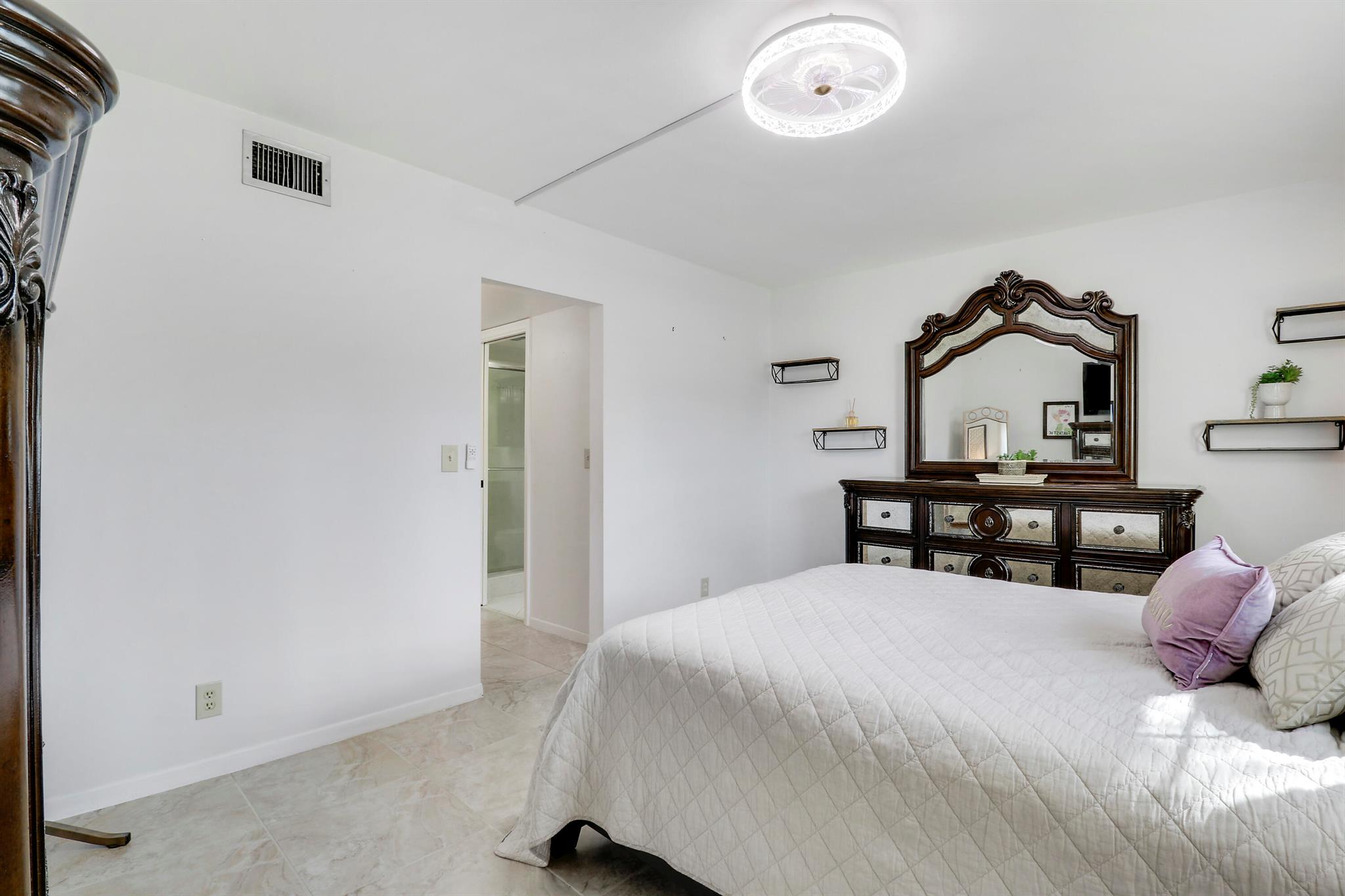 LAKEVIEW GREENS CONDO 1 - Residential