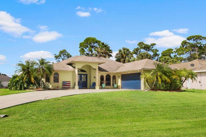 Photo of 2326 SW Kent Circle, Port Saint Lucie, FL 34953 (MLS # R10791131)