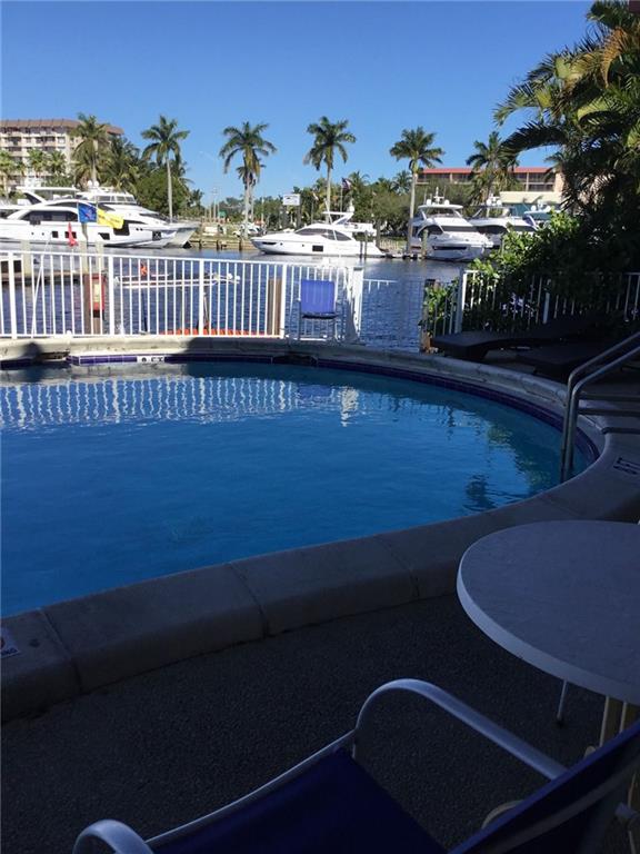 Photo of 831 SE 22nd Ave #23, Pompano Beach, FL 33062 (MLS # F10284545)