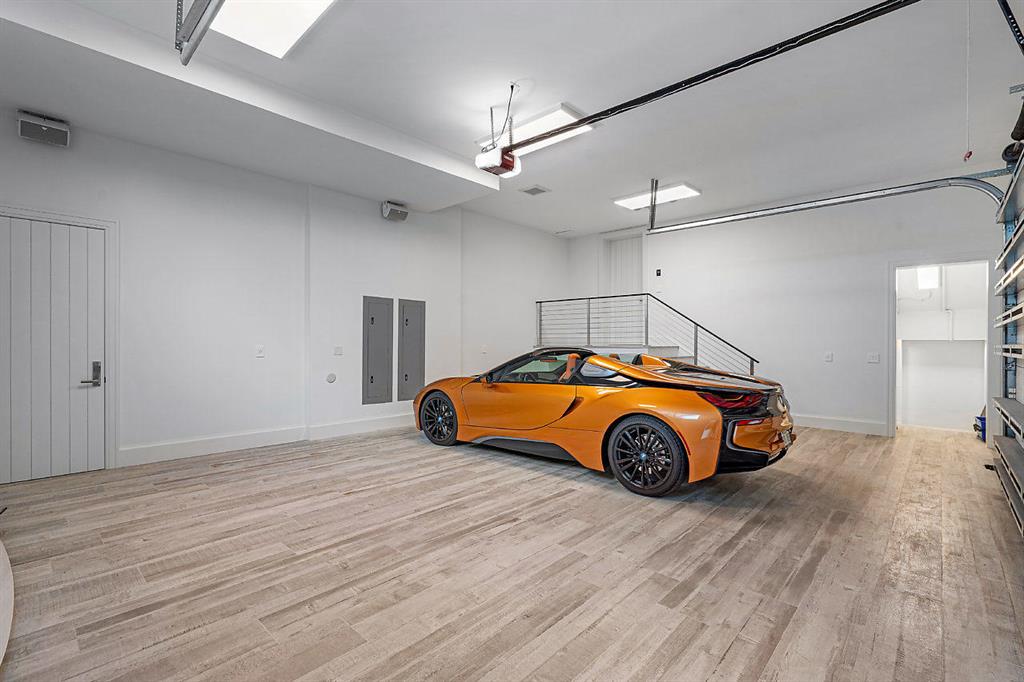 YACHT HOUSE CONDO - Residential