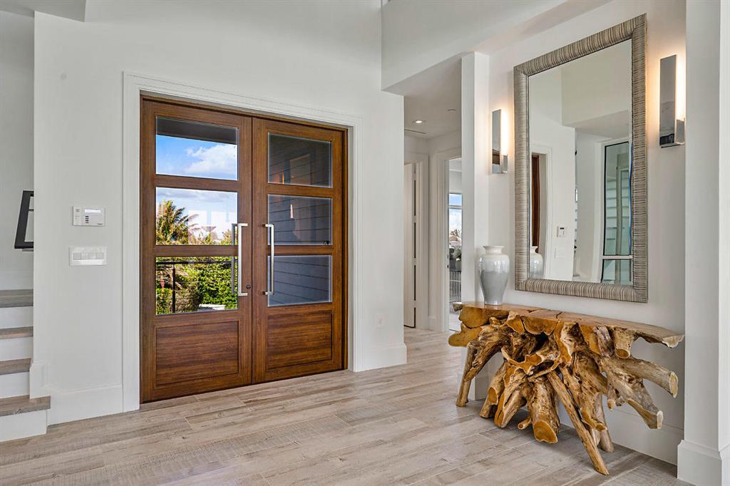 YACHT HOUSE CONDO - Residential