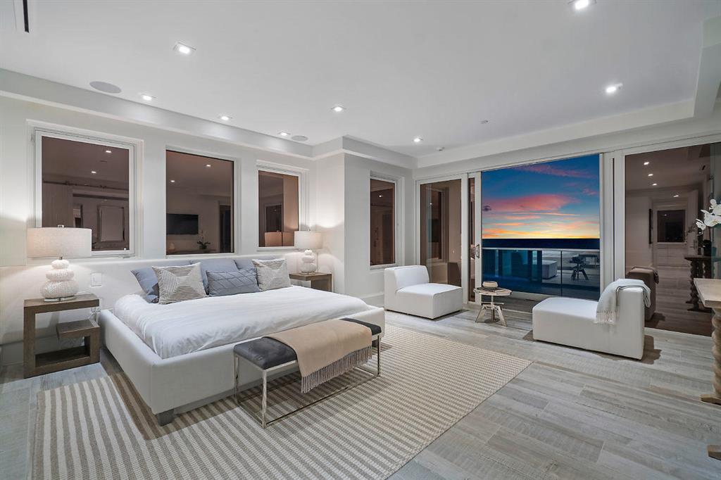 YACHT HOUSE CONDO - Residential