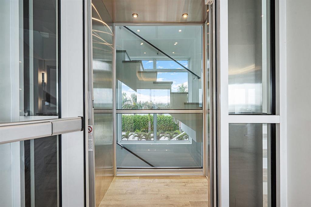 YACHT HOUSE CONDO - Residential