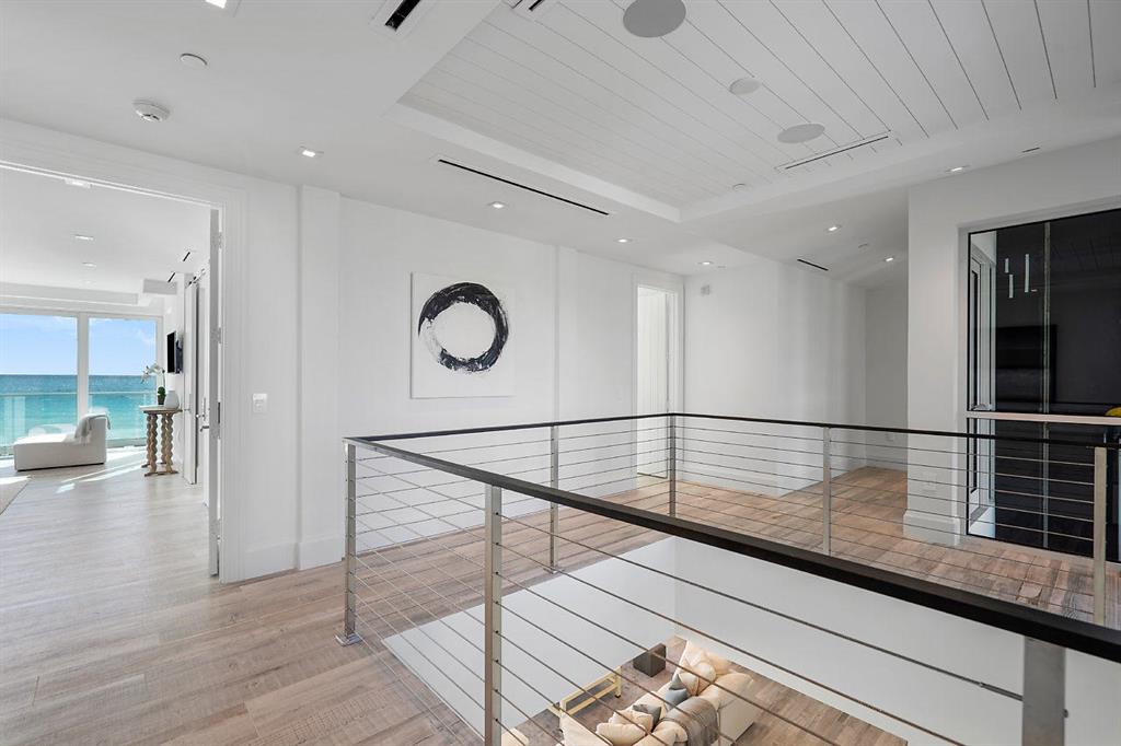 YACHT HOUSE CONDO - Residential