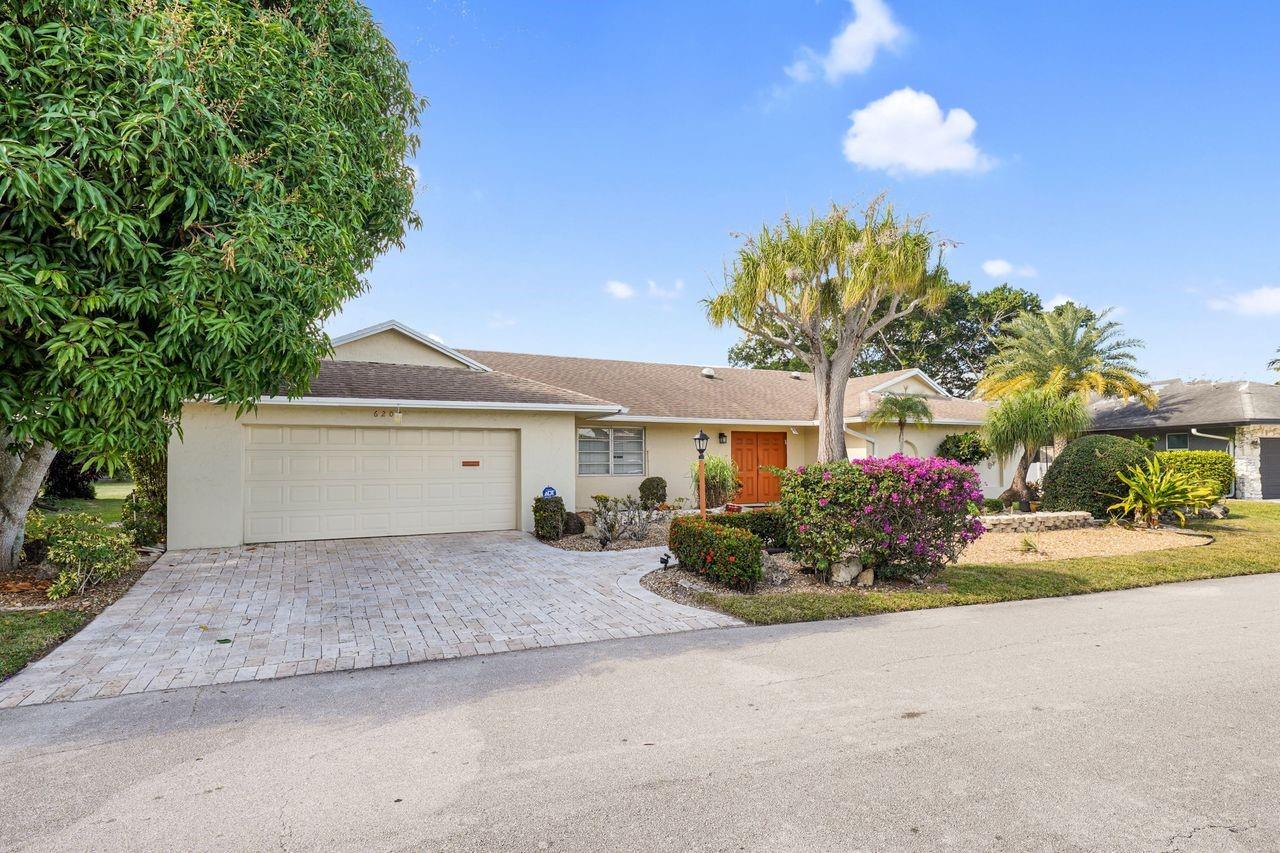 Woodlands Sec Eight 67-42 - Residential