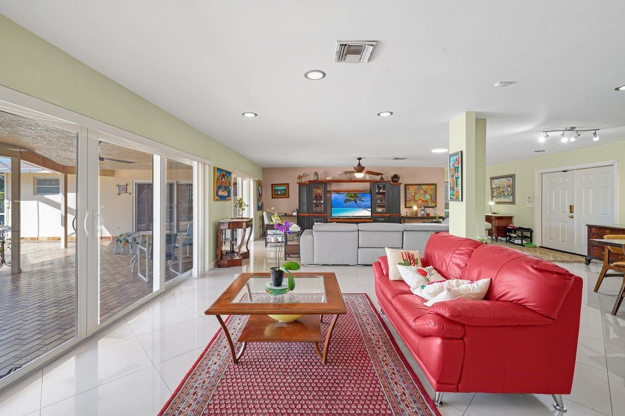 Woodlands Sec Eight 67-42 - Residential