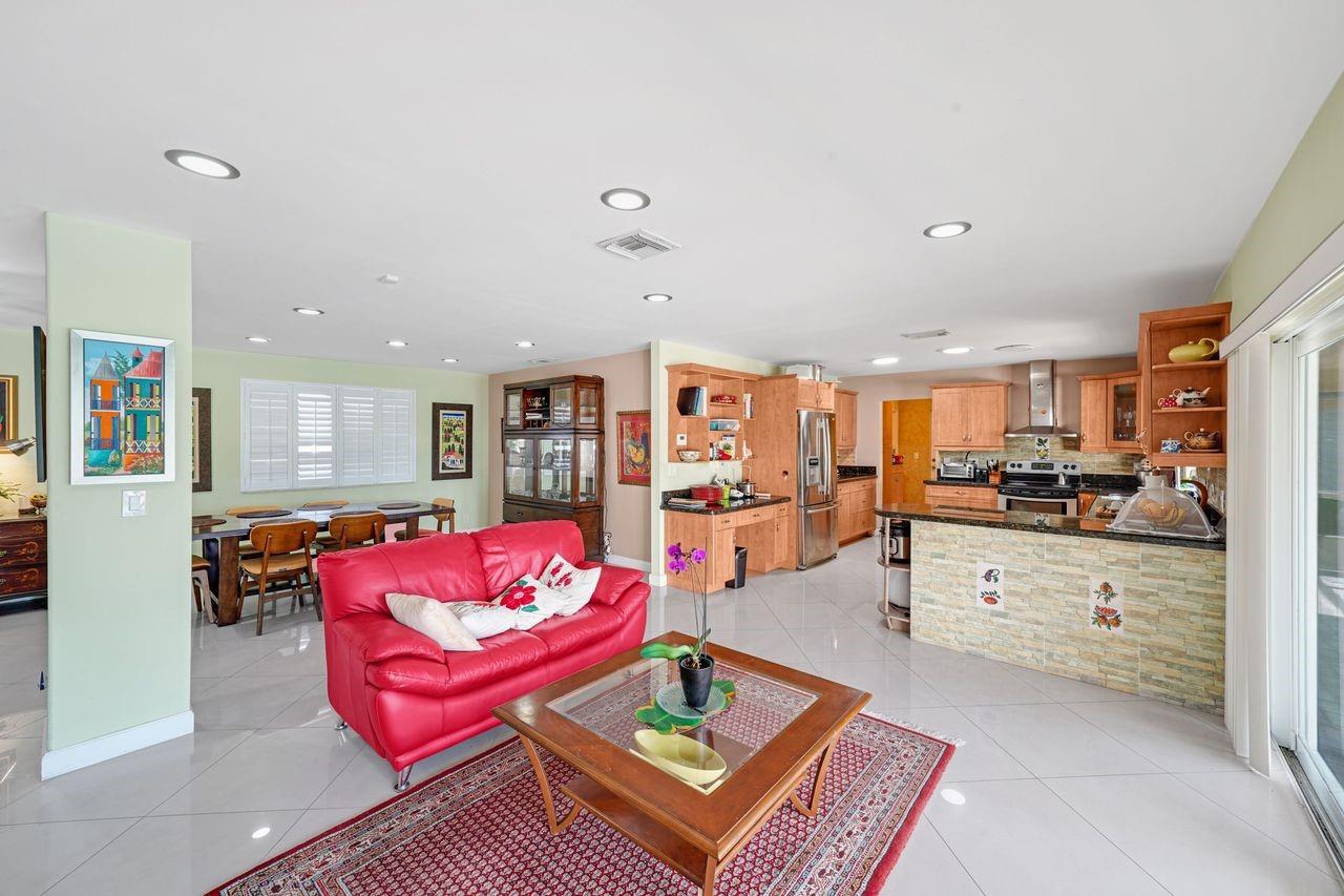 Woodlands Sec Eight 67-42 - Residential