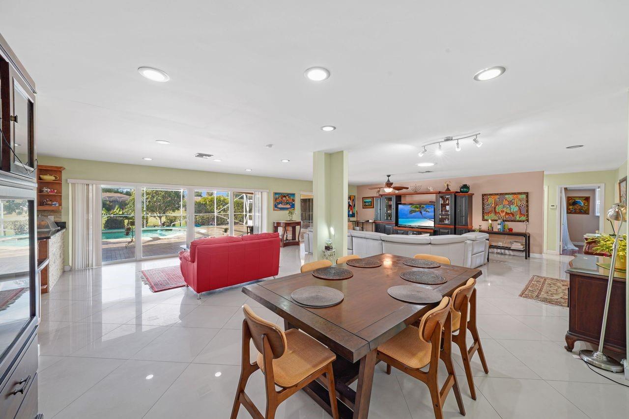 Woodlands Sec Eight 67-42 - Residential