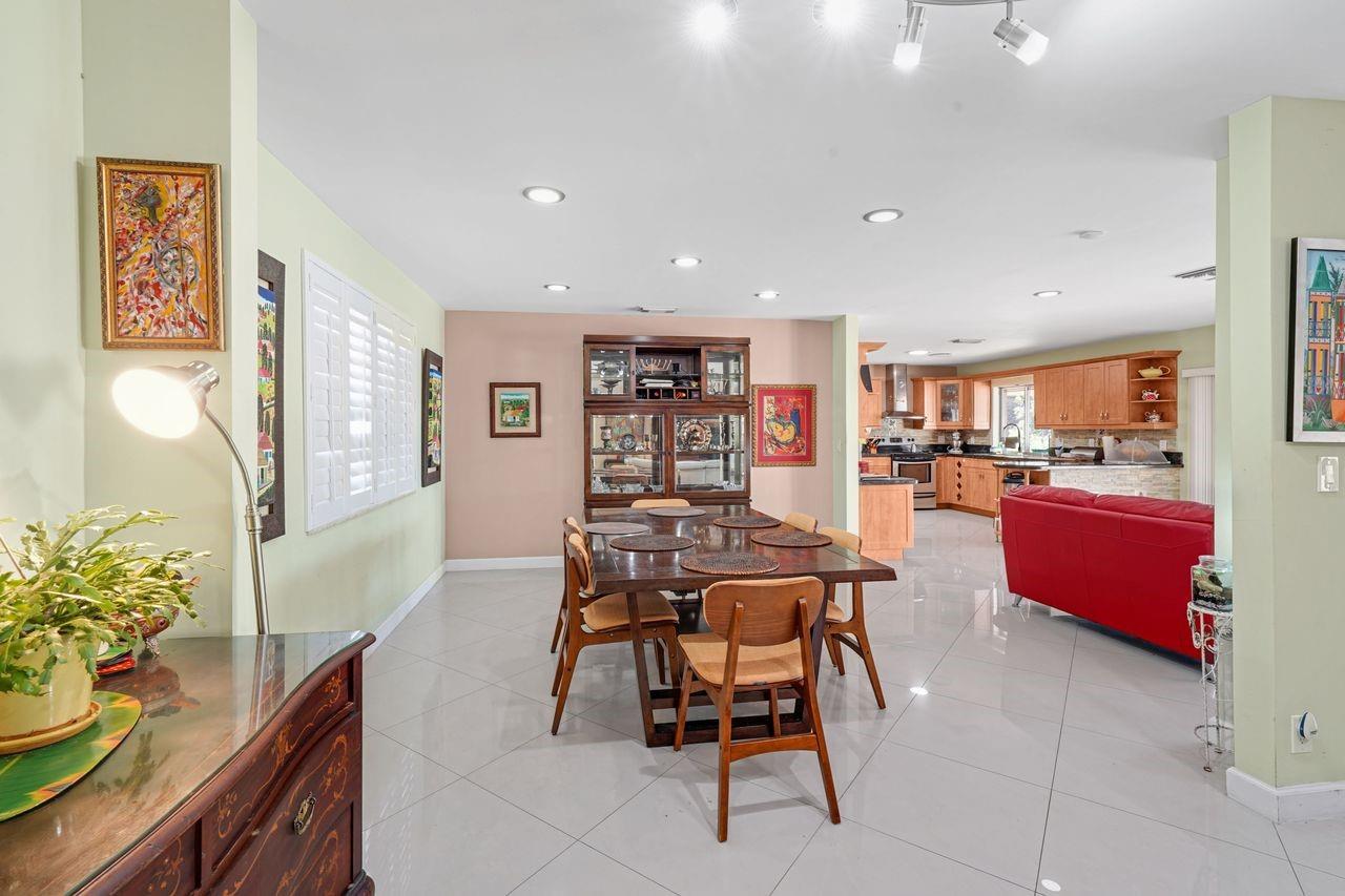 Woodlands Sec Eight 67-42 - Residential