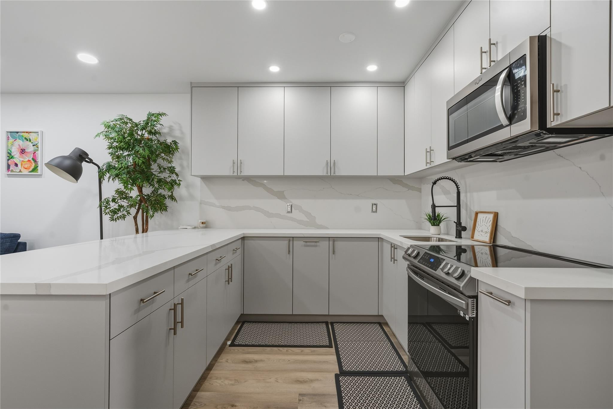 ROLEN LAKE GARDENS - Residential