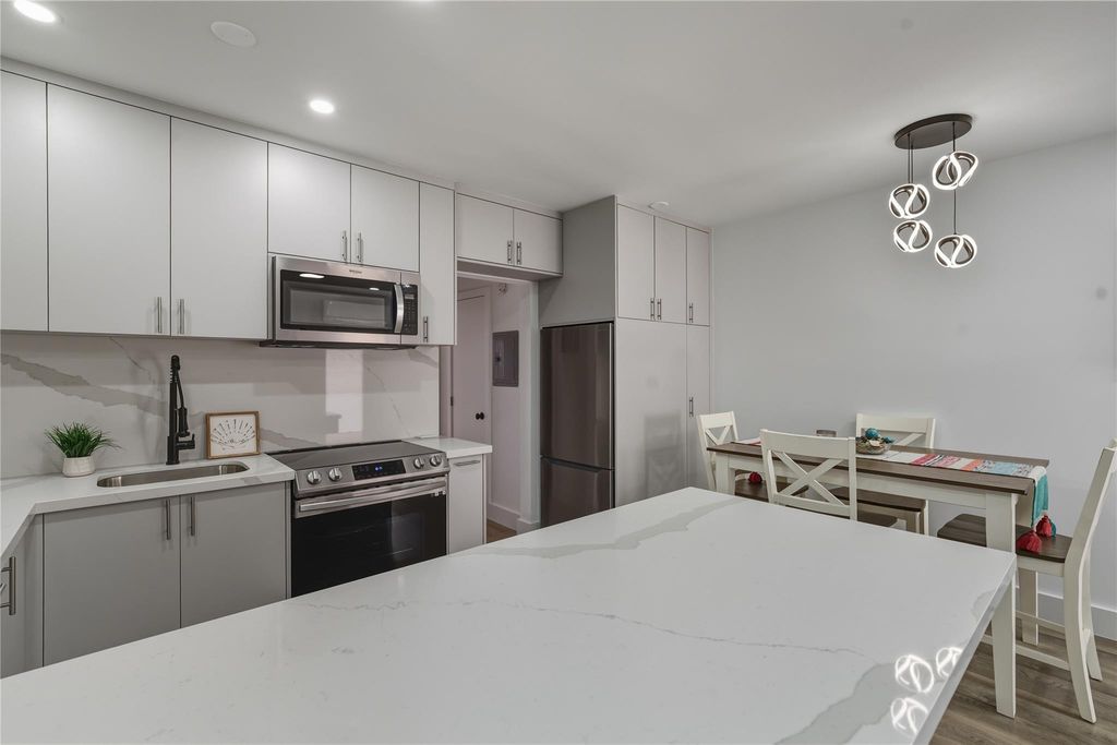 Photo of 900 SW 10 Terrace #11S, Hallandale Beach, FL 33009 (MLS # F10552527)