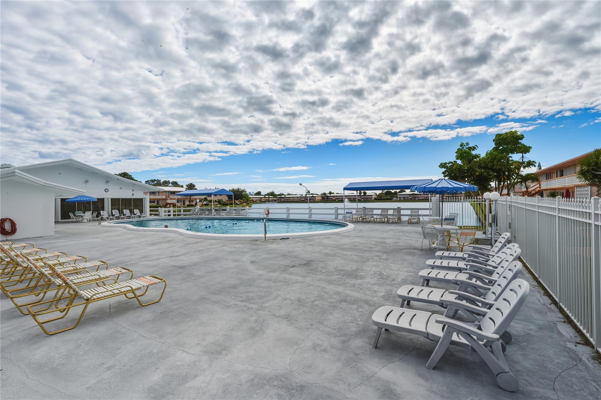 ROLEN LAKE GARDENS - Residential