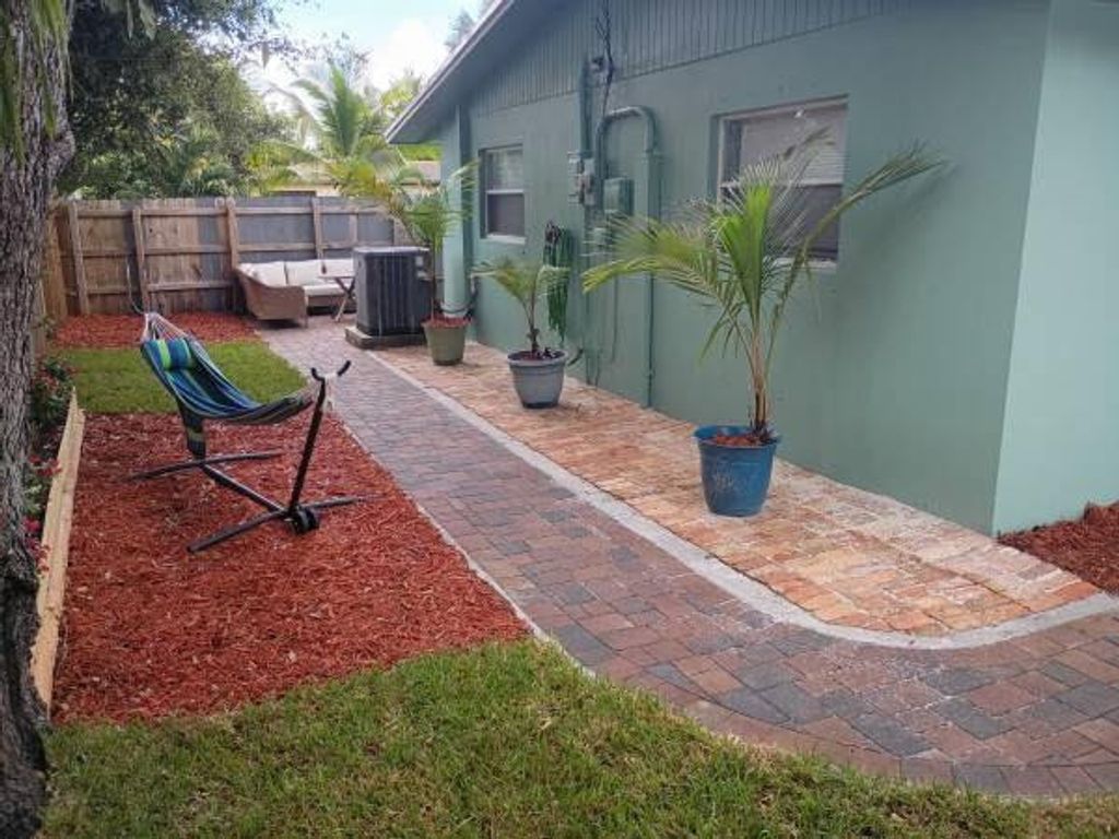 Photo of 3203 SW 14th Avenue, Fort Lauderdale, FL 33315 (MLS # F10554992)