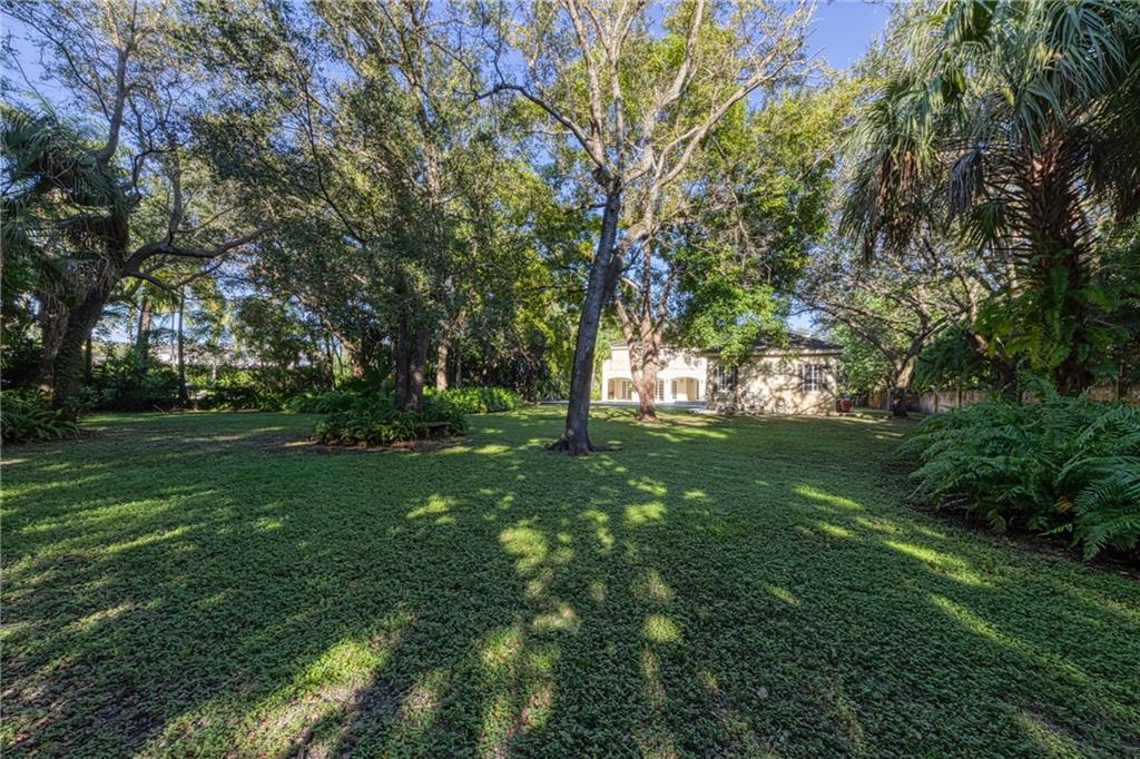 Ponce-Davis Hardee - Residential