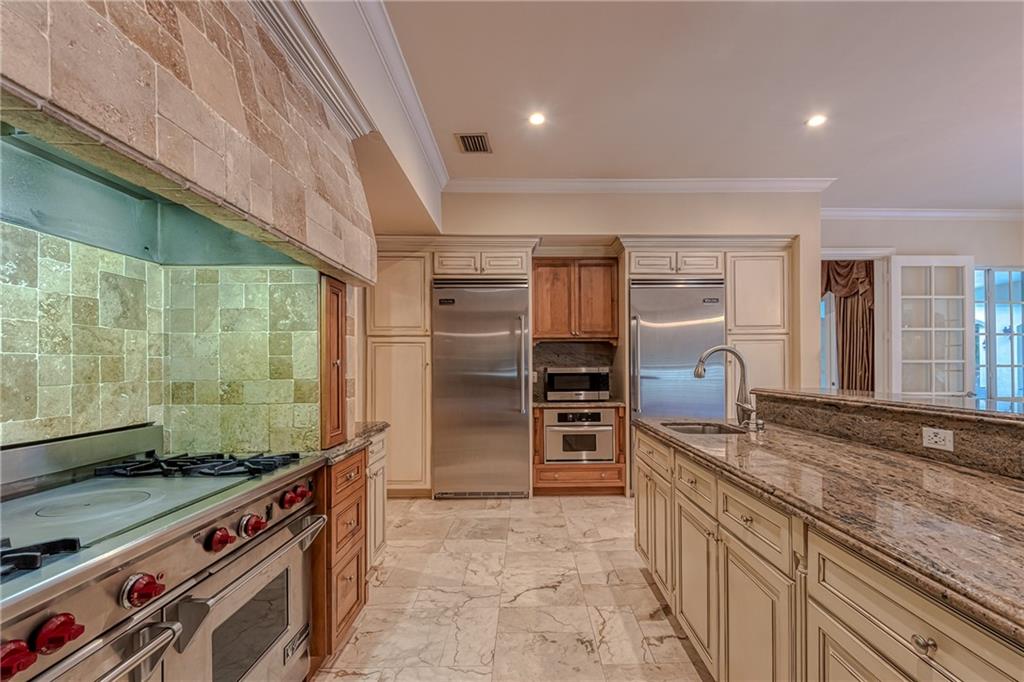 Ponce-Davis Hardee - Residential