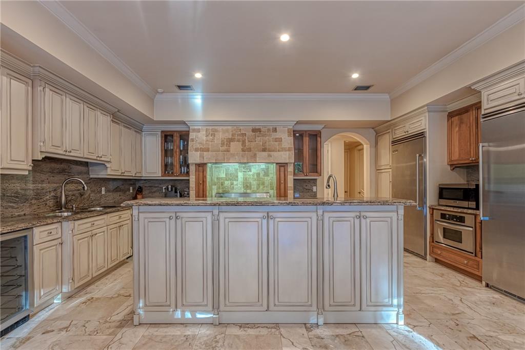 Ponce-Davis Hardee - Residential