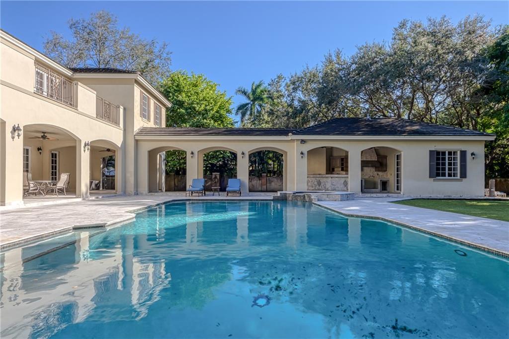 Ponce-Davis Hardee - Residential