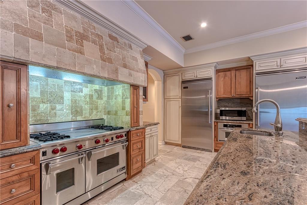 Ponce-Davis Hardee - Residential