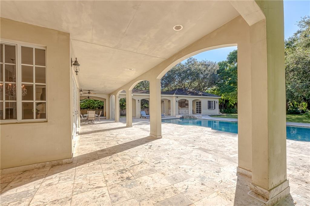 Ponce-Davis Hardee - Residential