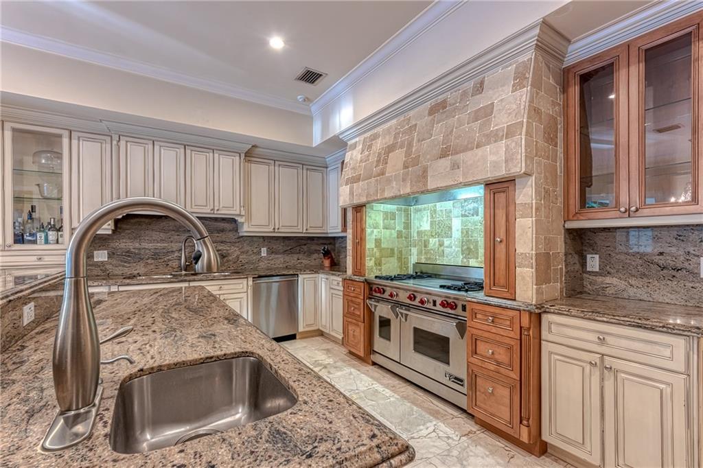 Ponce-Davis Hardee - Residential