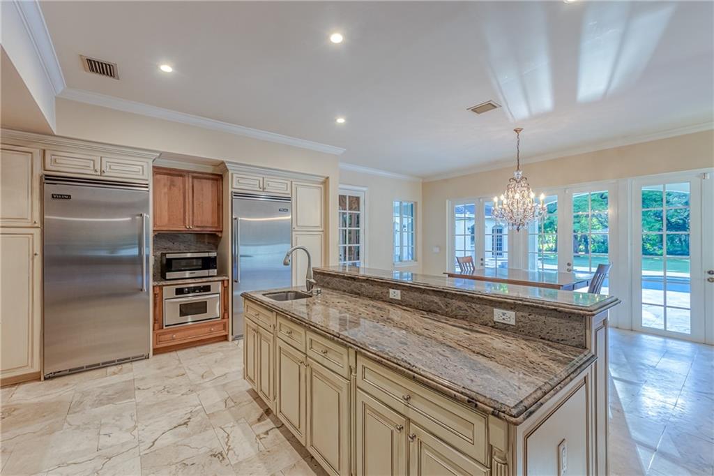 Ponce-Davis Hardee - Residential