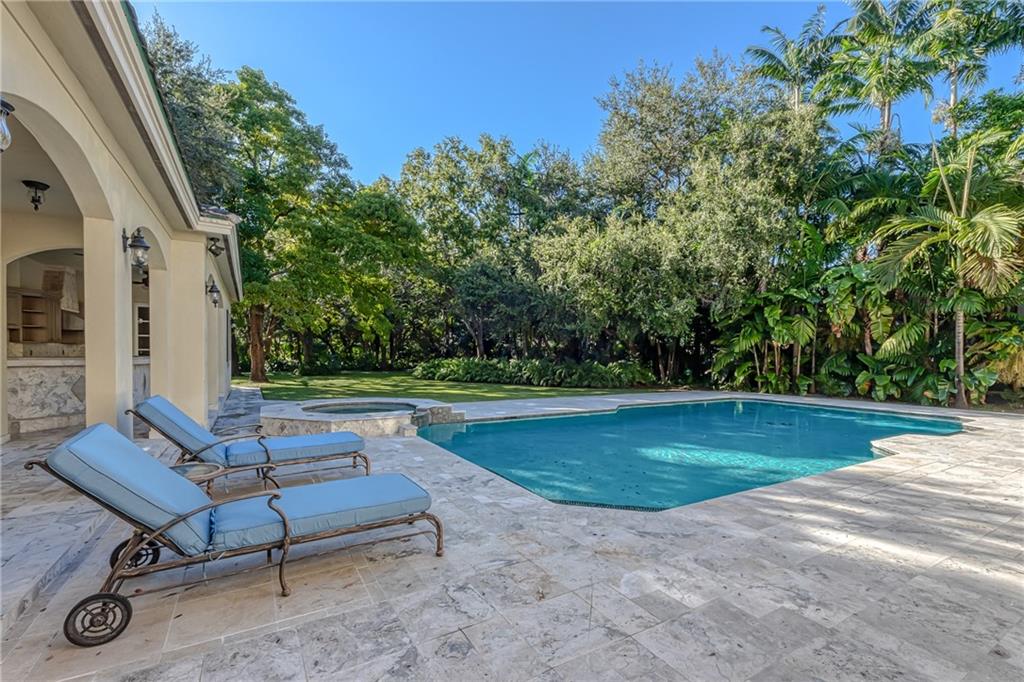 Ponce-Davis Hardee - Residential