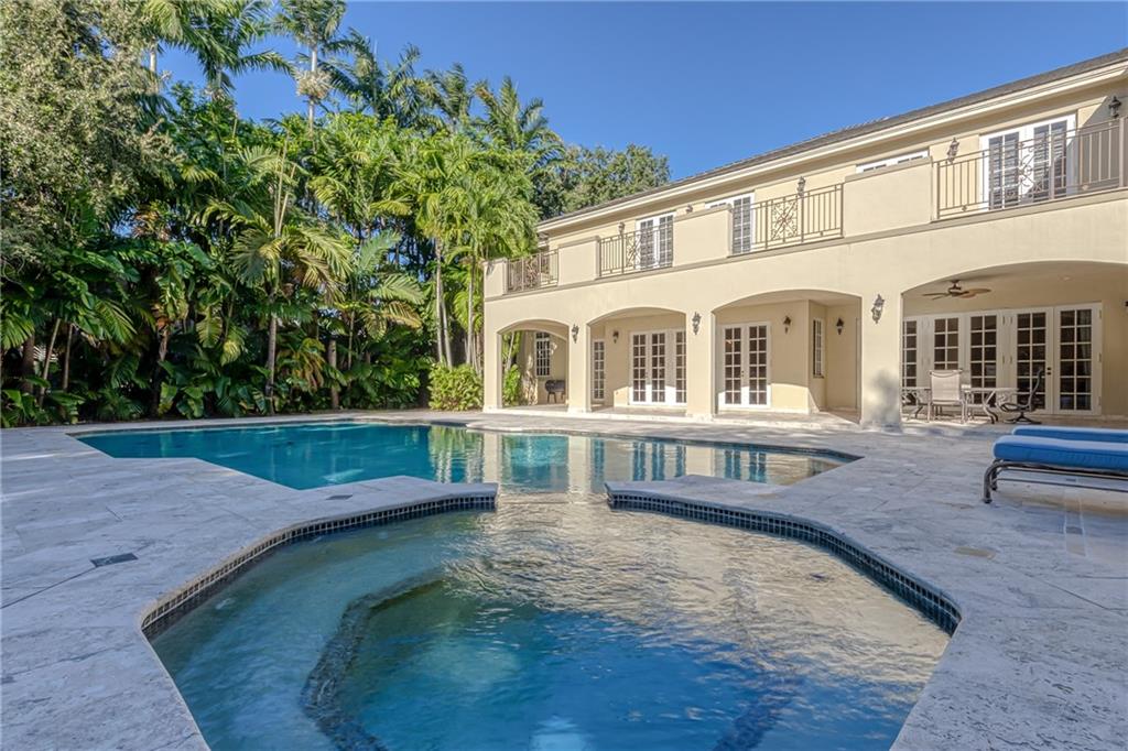 Ponce-Davis Hardee - Residential