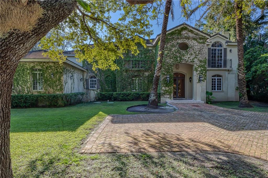 Ponce-Davis Hardee - Residential