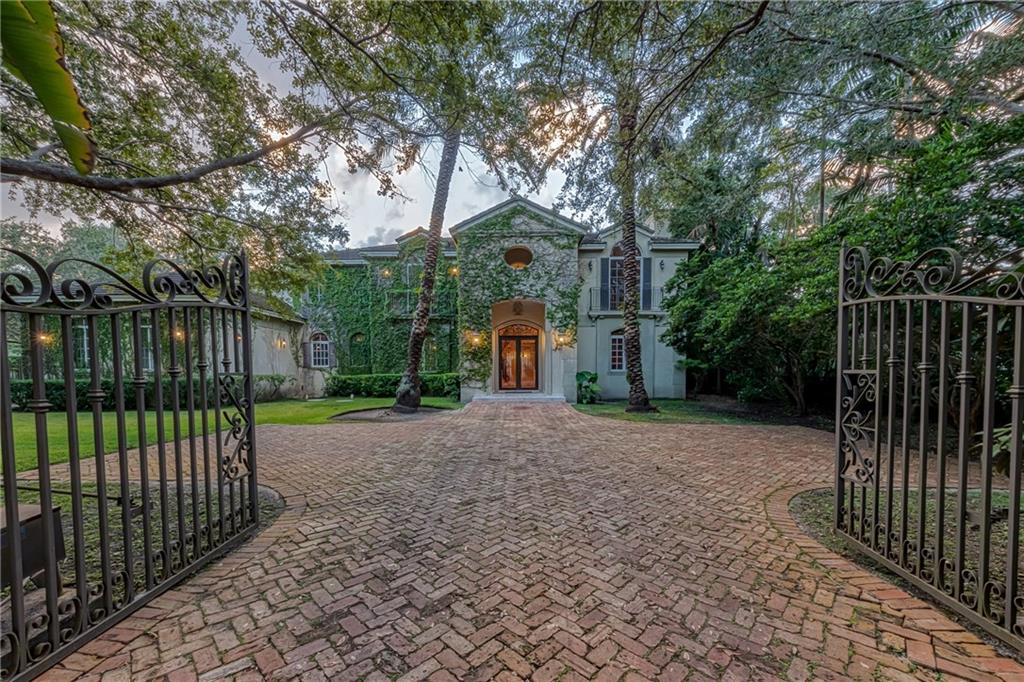 Ponce-Davis Hardee - Residential