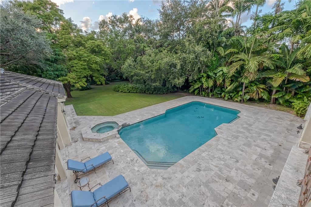 Ponce-Davis Hardee - Residential