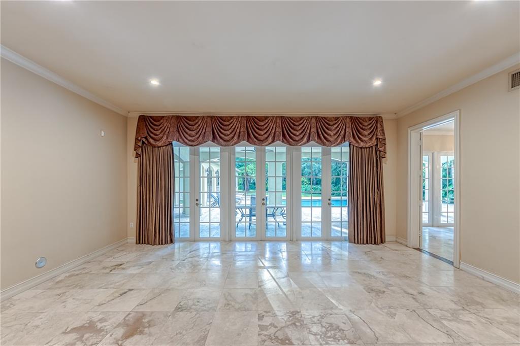 Ponce-Davis Hardee - Residential