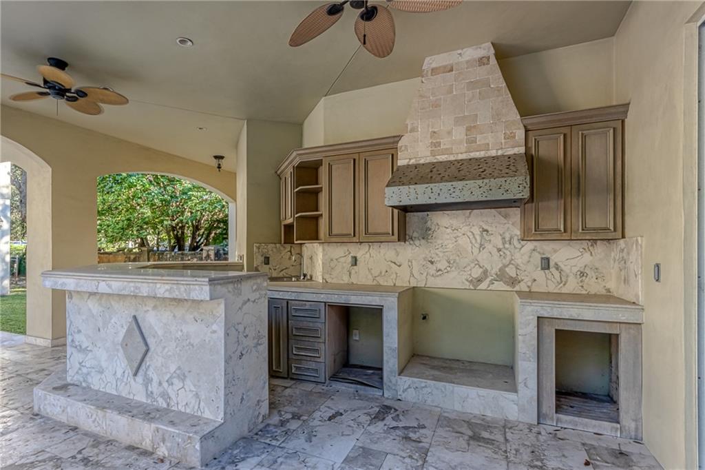 Ponce-Davis Hardee - Residential