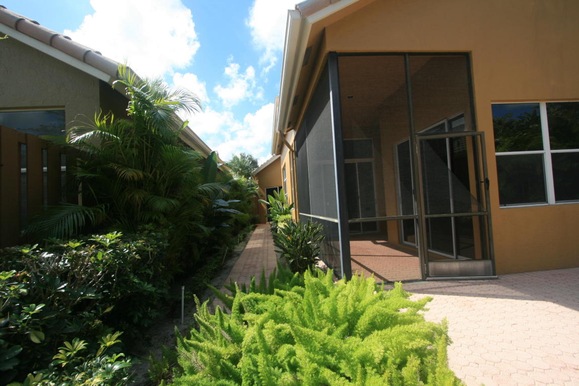 BANYANS - Residential