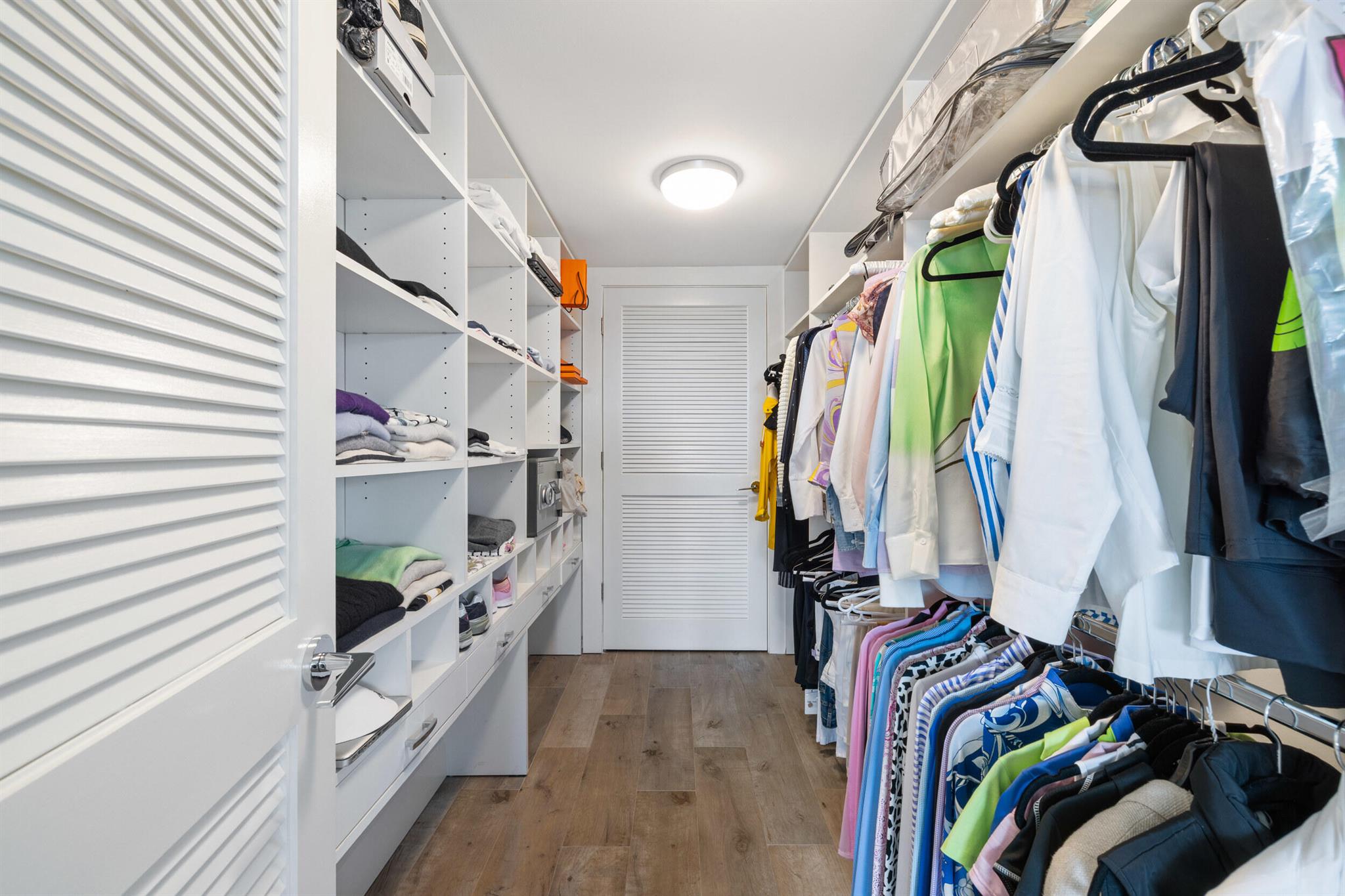 CARLYLE HOUSE CONDO - Residential