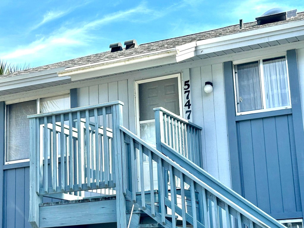 Photo of 5747 Deer Run Drive #1L, Fort Pierce, FL 34951 (MLS # B26074547)