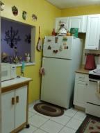 VILLAGE GREEN SUSSEX COND - Residential