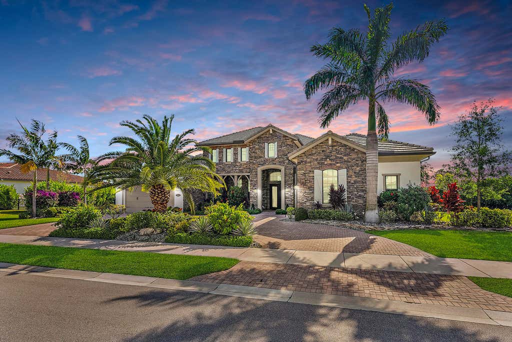 Photo of 20063 SE Gallberry Drive, Jupiter, FL 33458 (MLS # B26040615)