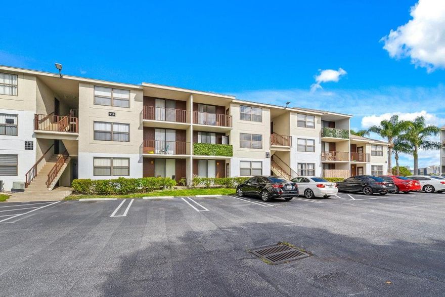 Charming 1 bedroom/1 bathroom condo with beautiful lake and city views! Move in ready and modern unit featuring quartz counters and stainless steel appliances. Ceramic, wood look plank tiles throughout. The bathroom has been updated and there is a large walk in closet. Catch the sunrise in the morning while having a cup of coffee on the East facing balcony.  All in one washer/dryer in the unit. The community features a resort style pool, spa, gym, laundry, and clubhouse. Sewer, water, and pest control are also included in the HOA. 

Make an appointment to view this unit today!