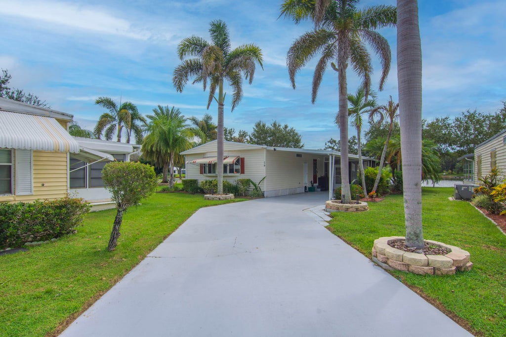 Photo of 16 Santa Maria Court, Port Saint Lucie, FL 34952 (MLS # B26082942)