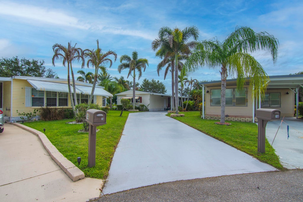 Photo of 16 Santa Maria Court, Port Saint Lucie, FL 34952 (MLS # B26082942)