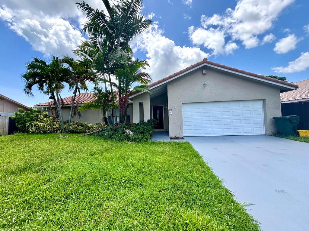 Photo of 210 Oregon Lane, Boca Raton, FL 33487 (MLS # R11119166)